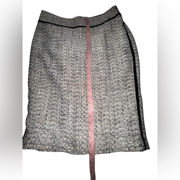 Ann Taylor Black and White Tweed Pencil Skirt Size 8T - Picture 5 of 7